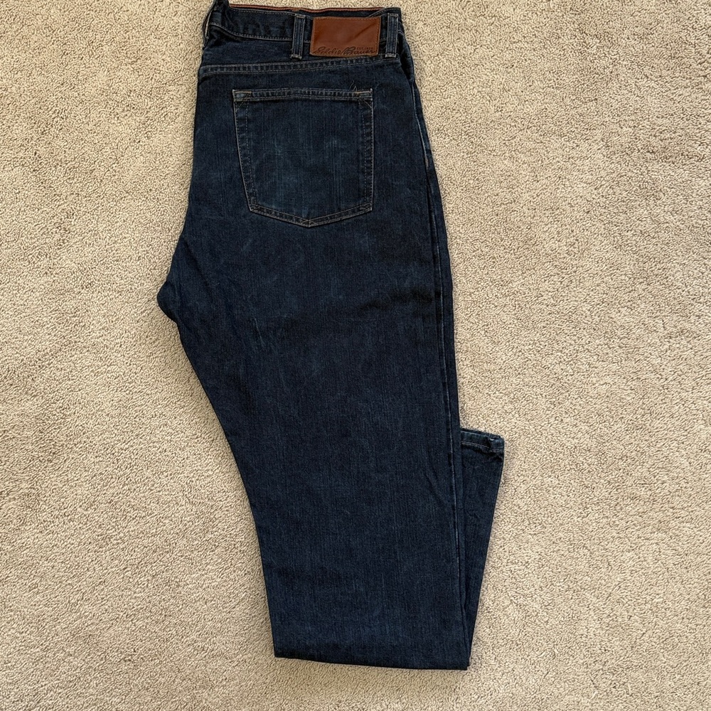 Men’s Eddie Bauer straight fit jeans